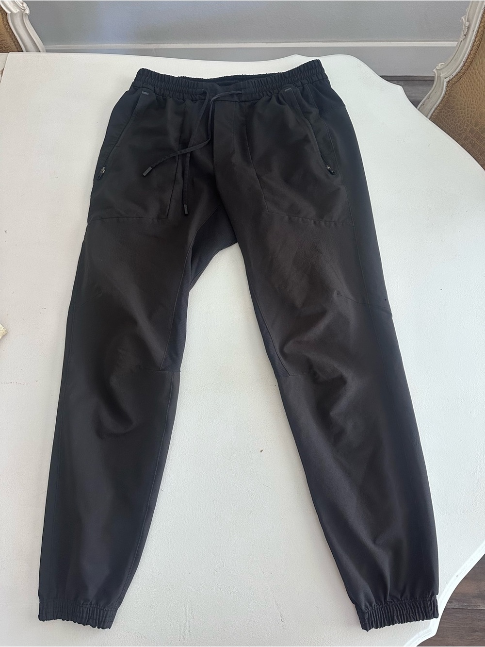 Lululemon License to Train Jogger 29"
Black medium M5AEGS